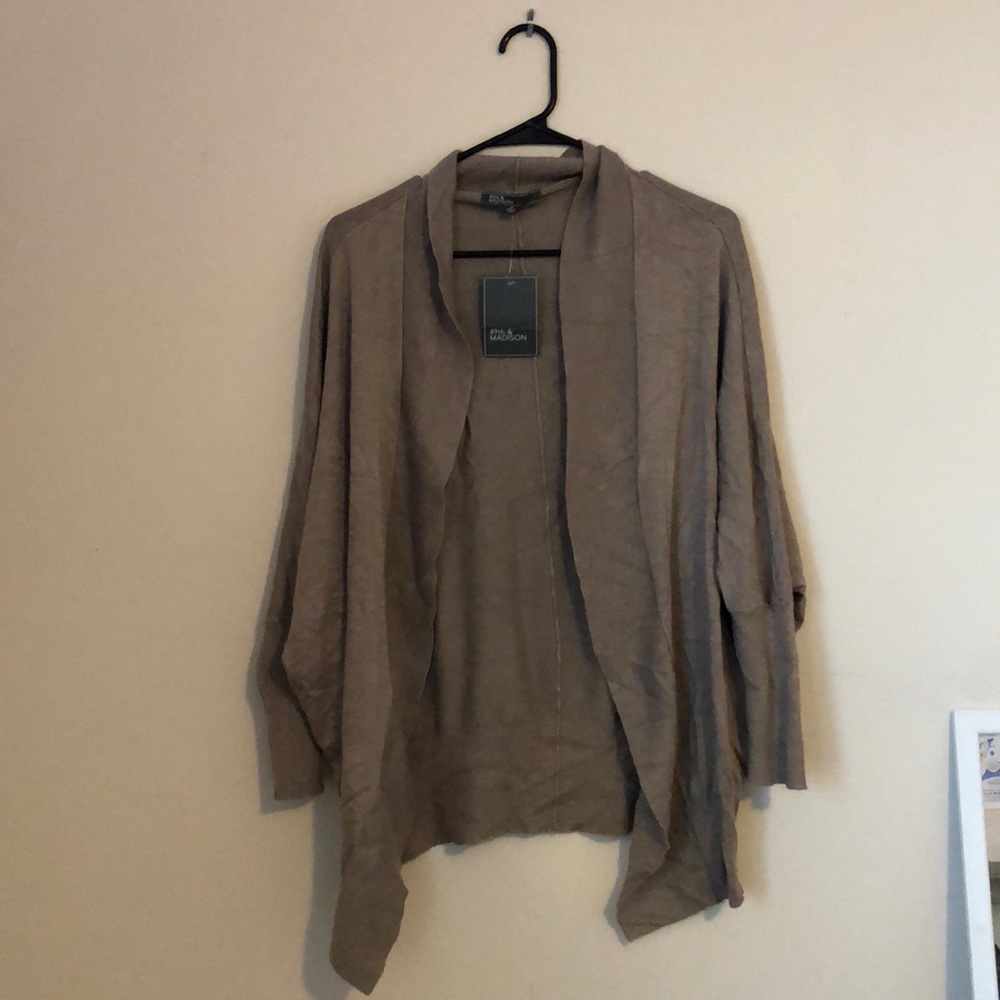 Cute light-brown sweater - 89th & Madison  - m
